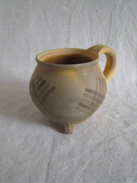 http://poteriedesgrandsbois.com/files/gimgs/th-32_COQ008-01-poterie-médiéval-des grands bois-pots à cuire.jpg